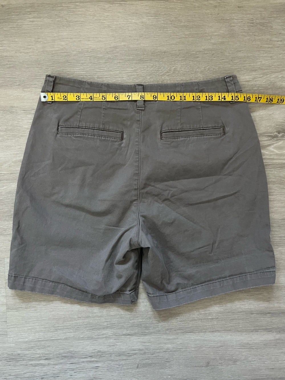 Lee Chino Bermuda Walkshort Women’s Midrise Grey Brown Khaki 12 Medium - Picture 2 of 7